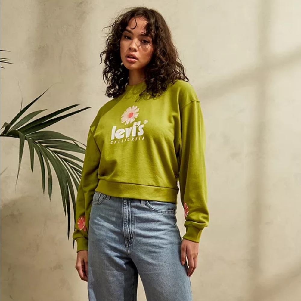 Levi’s Women’s Small Cropped Spring Sweater